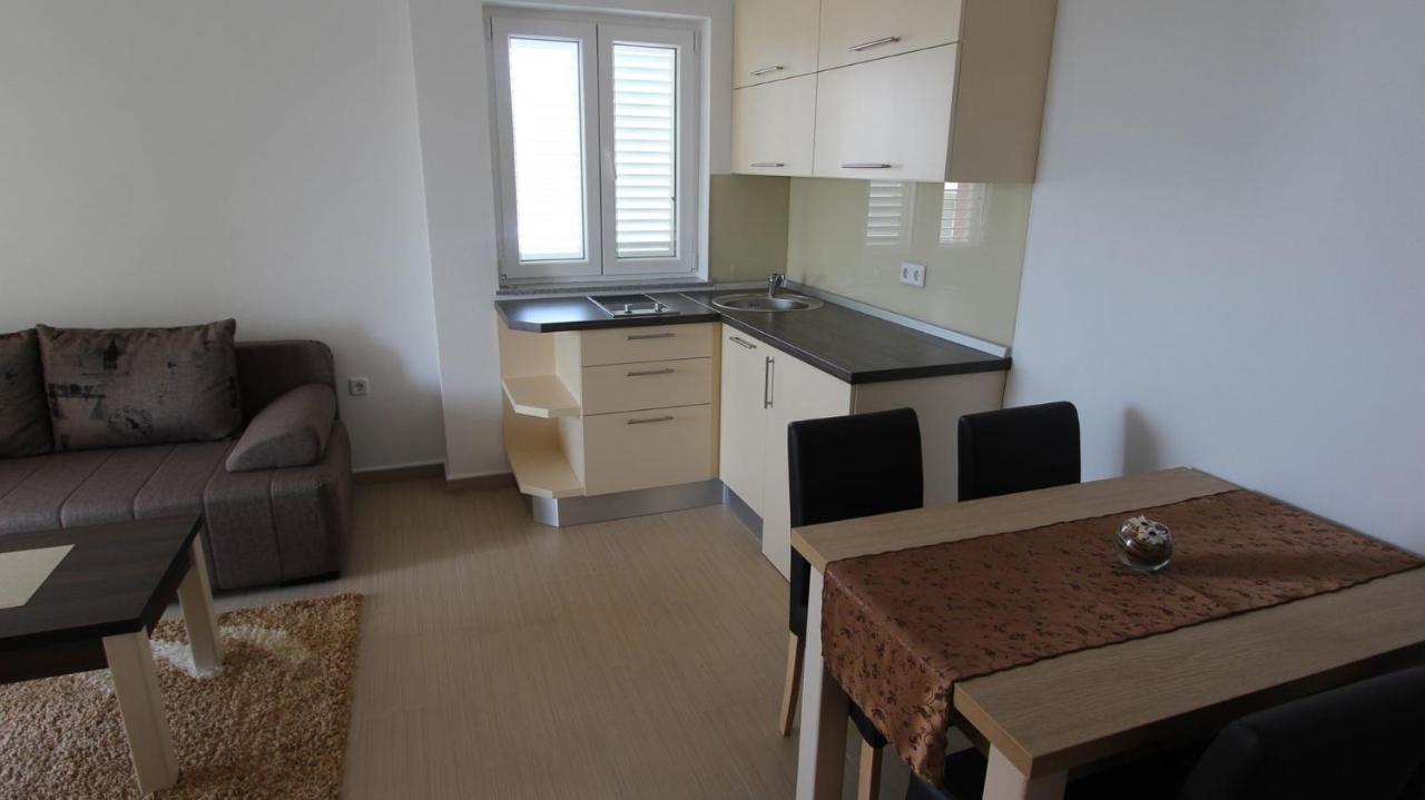 Apartments Jela Sveti Vid-Miholjice المظهر الخارجي الصورة