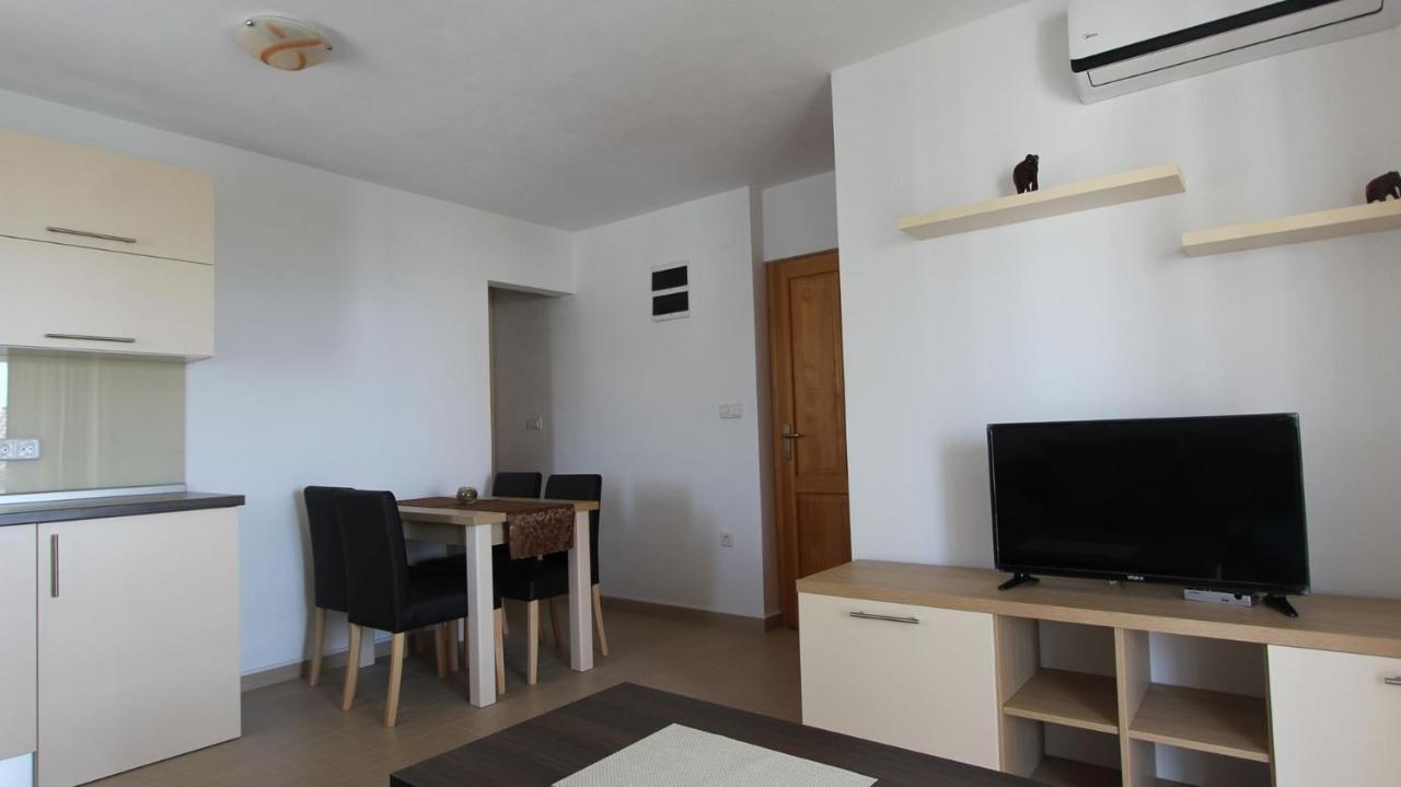 Apartments Jela Sveti Vid-Miholjice المظهر الخارجي الصورة