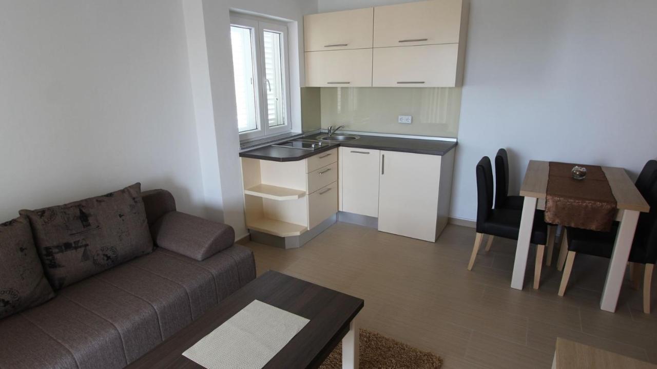 Apartments Jela Sveti Vid-Miholjice المظهر الخارجي الصورة