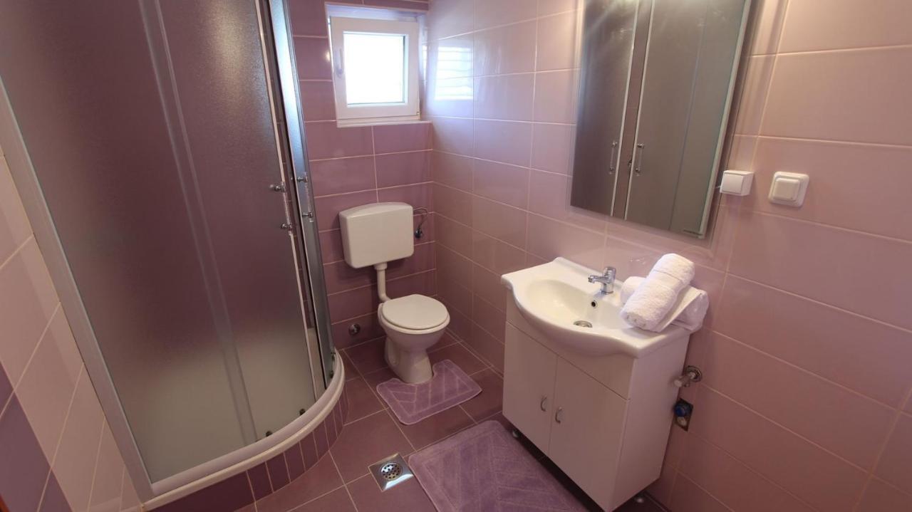 Apartments Jela Sveti Vid-Miholjice المظهر الخارجي الصورة