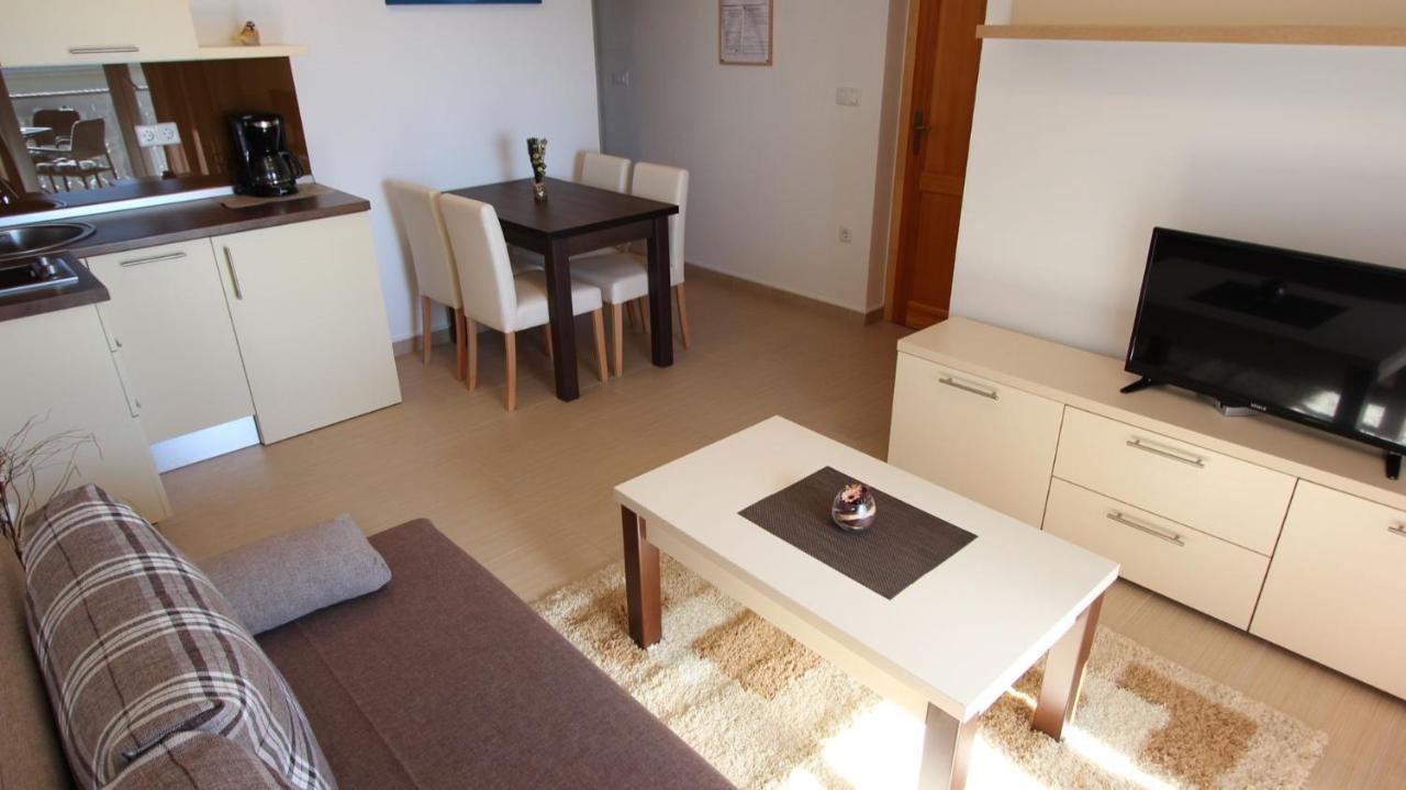 Apartments Jela Sveti Vid-Miholjice المظهر الخارجي الصورة