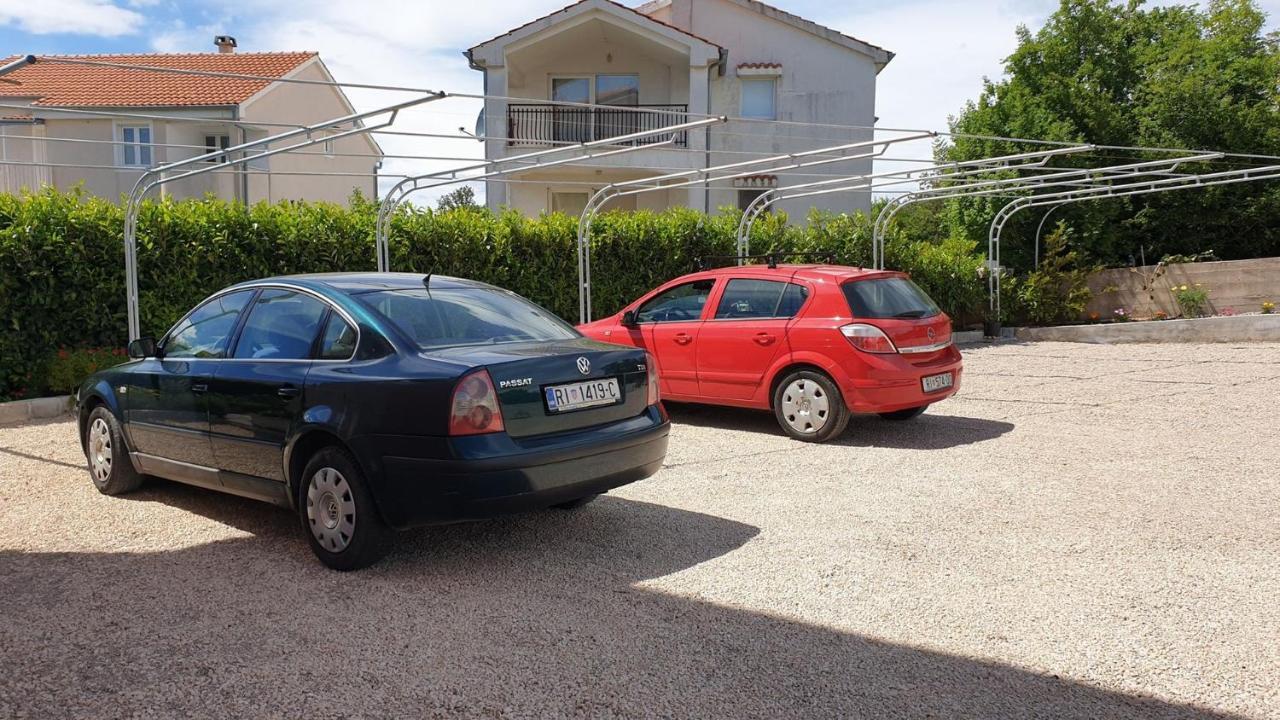 Apartments Jela Sveti Vid-Miholjice المظهر الخارجي الصورة