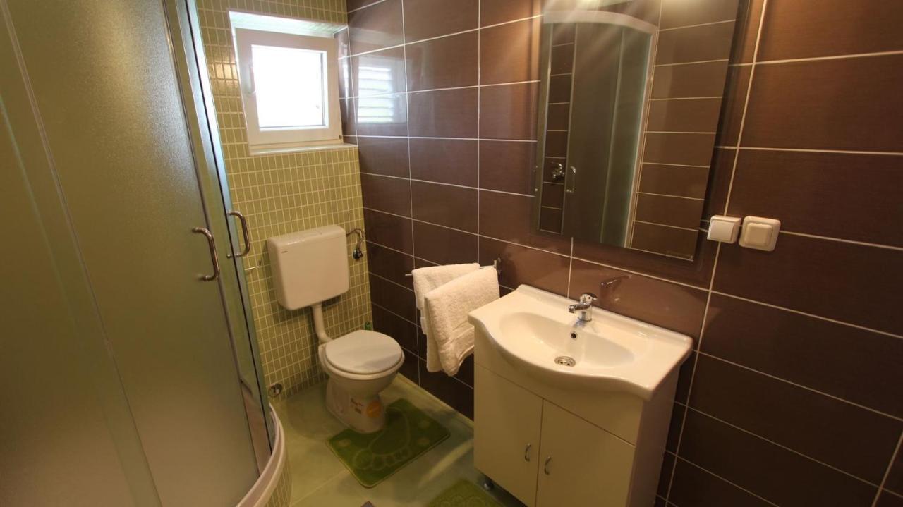 Apartments Jela Sveti Vid-Miholjice المظهر الخارجي الصورة